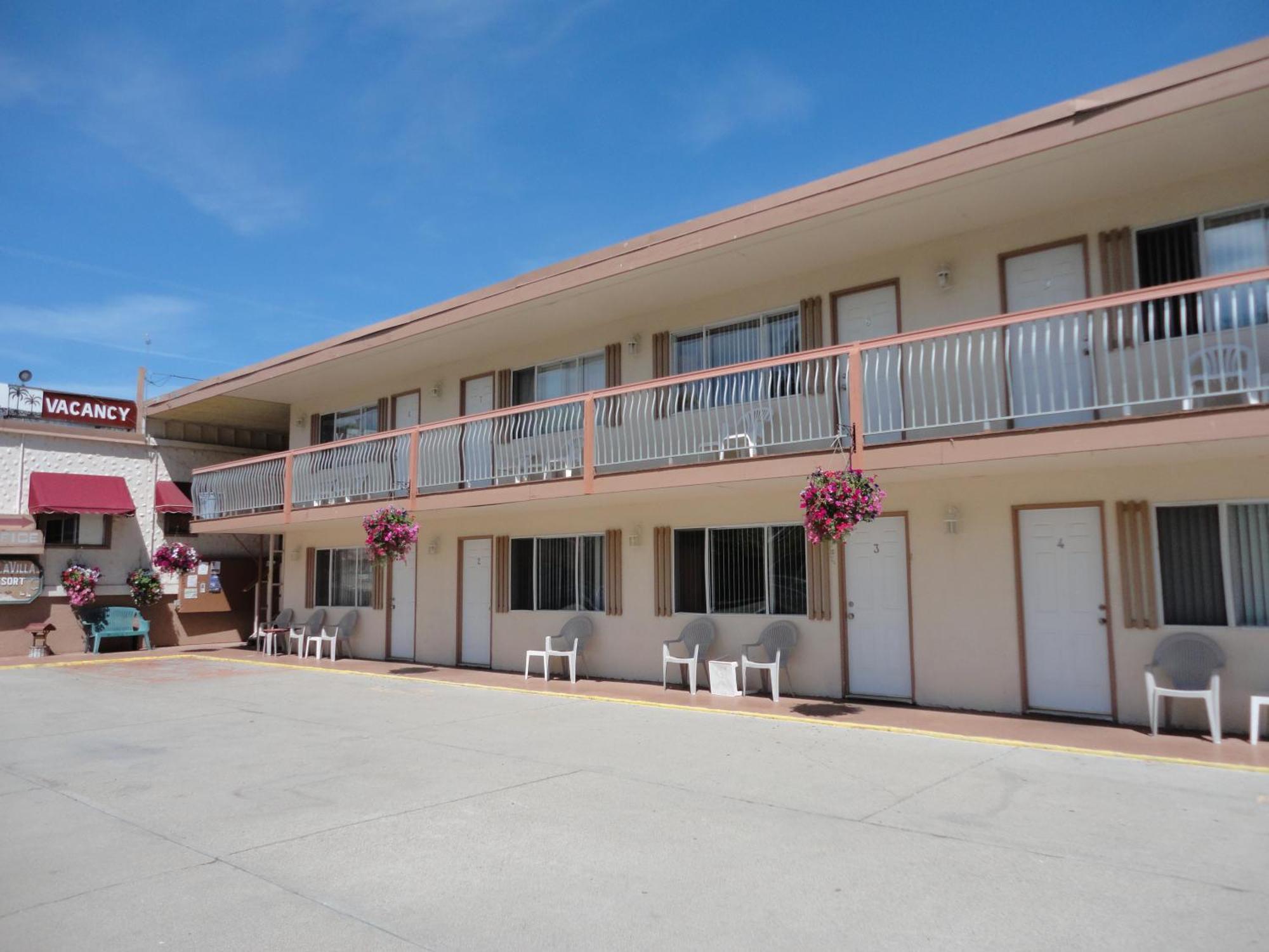 Bella Villa Resort Motel Osoyoos Exterior photo